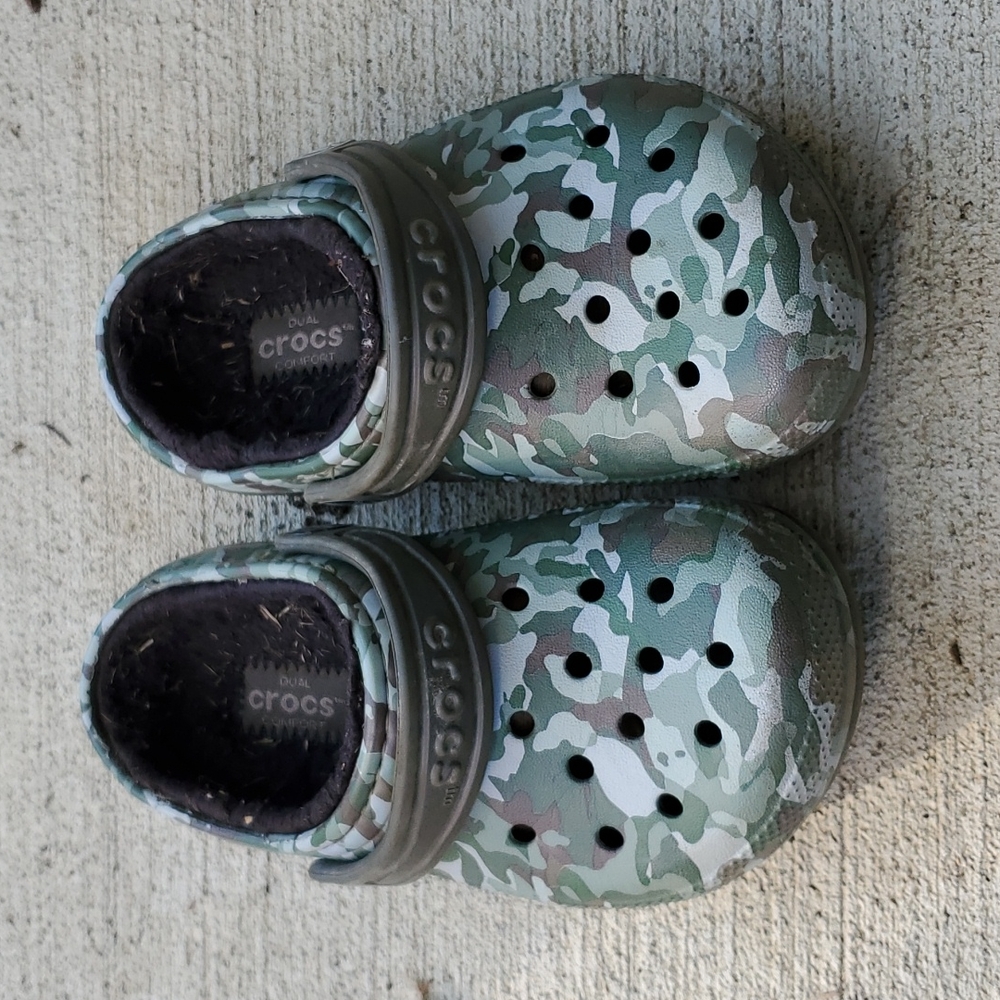 Toddler crocs